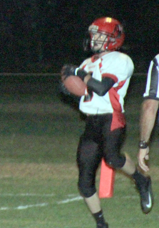 Brandon Higgins catches a pass in the end zone for a successful 2-point conversion.