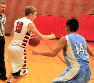 Brandon Higgins handles the ball on the wing against Lapwai.