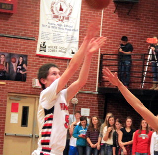 Hunter Chaffee puts up a shot against Lapwai.