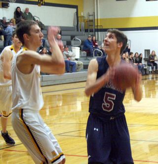 Dean Stubbers looks to shoot in Summits game at Highland. Photo by Steve Wherry.