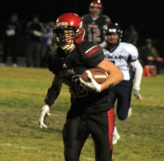 Brandon Anderson gave Prairie the early lead after catching a pass from Spencer Schumacher, background, and going 29 yards for a touchdown.