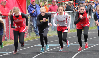Chaye Uptmor, left, and Ciara Chaffee, right, at the start of the 800. Photo by Cara Uhlenkott.