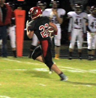 You cant get any more wide open than Owen Anderson was on this touchdown pass. Prairie ran what looked like an option sweep to the left and Anderson went out to the right side.