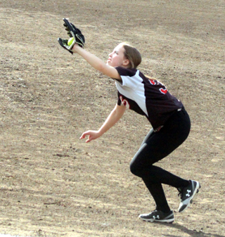Delanie Lockett makes a catch against Culdesac.