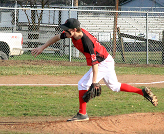 Alex McElroy made his pitching debut as the “opener” for the Pirates at Kamiah. He pitched 2 shutout innings before giving way to Chase Kaschmitter.